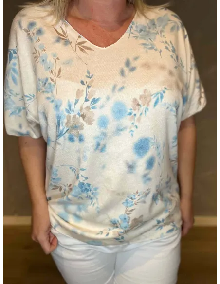 Blåt blomsterprint på off white finstrikket bluse – TIPPY”