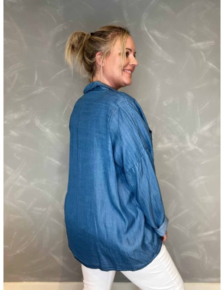 Bagside af lys denim skjorte til kvinder – TIPPY