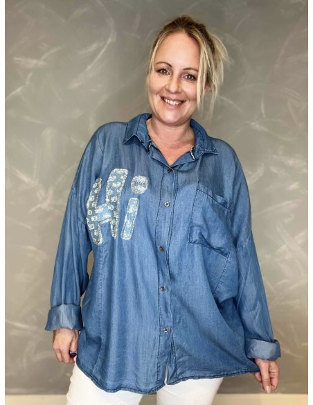 Lys denim skjorte med hi-applikation til kvinder – TIPPY Collection