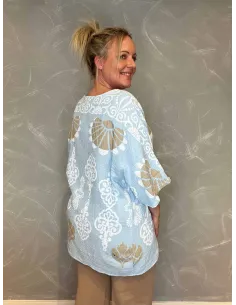 TIPPY vaflet bluse sky-blå print model 3468-7808 front 2