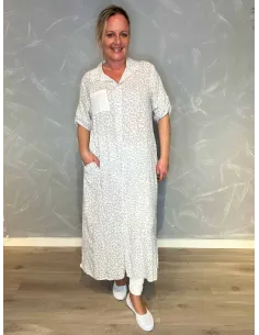 Off white maxi kjole med brunt leopard print vist forfra- TIPPY