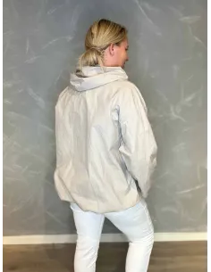 Beige jakke med hætte og lynlås til kvinder – TIPPY Collection 2
