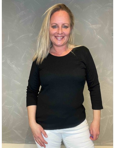 Sort viskose rib t-shirt med 3/4 ærmer, front- TIPPY