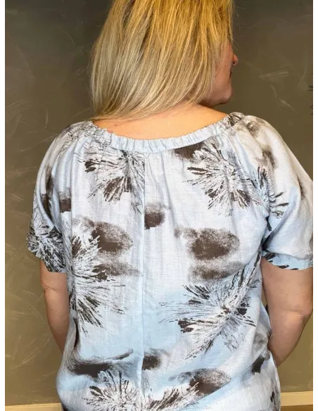"Bagside af CATWALK blusen, viser det smukke fald og den perfekte pasform"