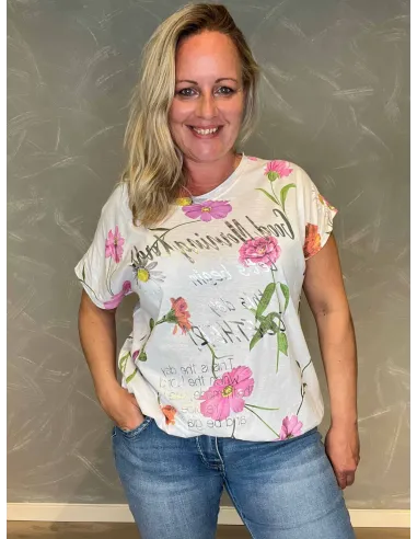 Hvid t-shirt med rosa blomsterprint og sølvtekst, casual pasform med korte ærmer"
