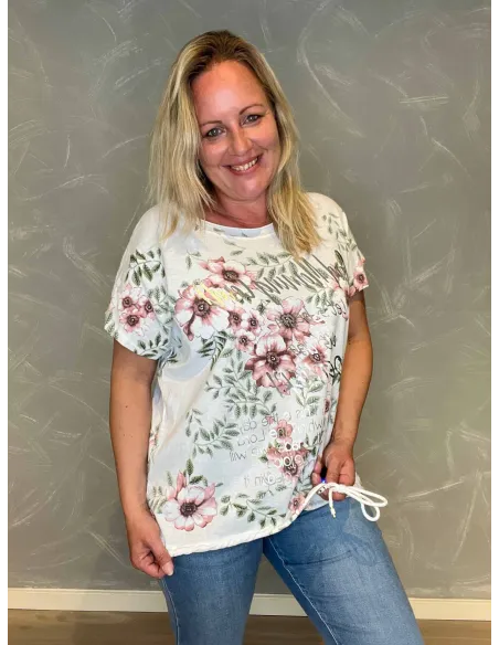 Hvid t-shirt med rosa blomsterprint og sølvtekst, casual pasform med korte ærmer"