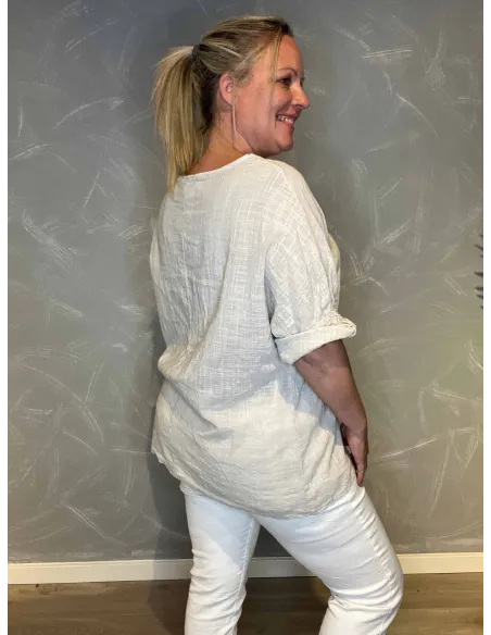 Bagside af beige løs bomulds bluse – TIPPY