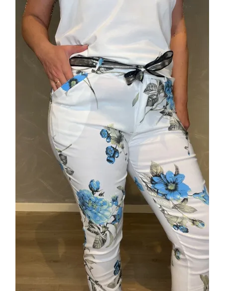 Detalje af skrålommer og bæltestropper"