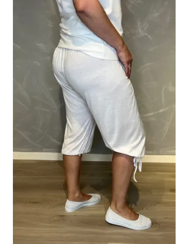 Hvide knickers med elastisk talje og snøre i benene