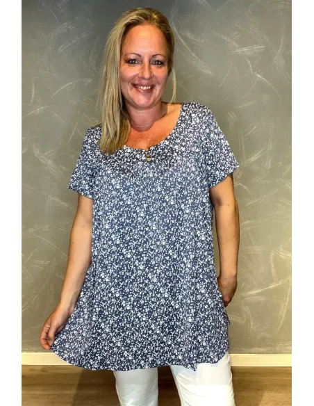 Jeans blå bluse med små blomster og 3 pynteknapper