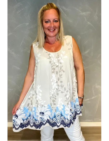 Beige tunika med blomsterprint og broderi detaljer ved udskæringen