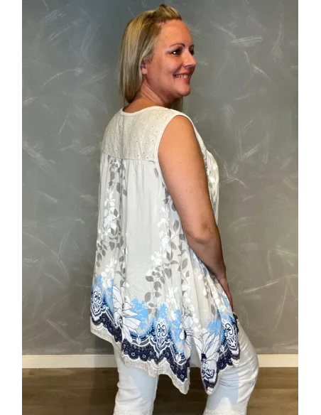 Beige tunika med blomsterprint og broderi detaljer ved udskæringen