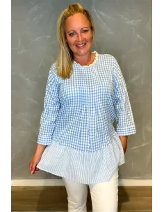 Blå ternet bluse med lag og blonde til kvinder – Design by Tippy