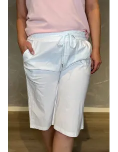 Hvide shorts med taljebånd og skrålommer 2