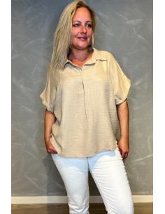 fronten af en brun polo bluse
