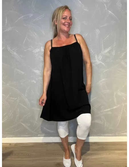 Sort stropkjole med elastik til kvinder – TIPPY collection