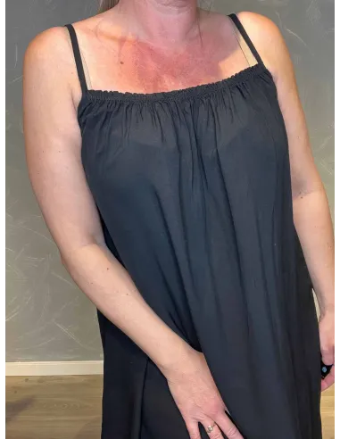 Elastisk top på sort kjole – TIPPY