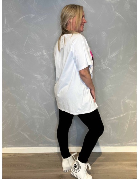 Bagside af oversize t-shirt med trendy pasform