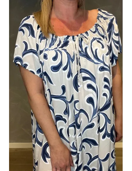 Sløjfe ved udskæring på sand kjole – TIPPY