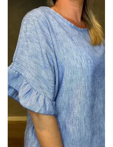 "Nærbillede af flæse ærmer på jeans blue bluse til kvinder - TIPPY"