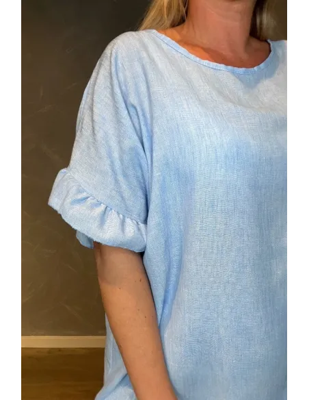 "Nærbillede af flæse ærmer på sky blue bluse til kvinder - TIPPY"