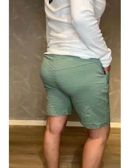 Bagside af khaki shorts til kvinder – TIPPY”