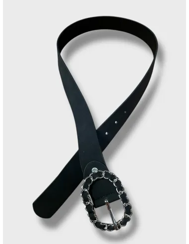 detalje af kædespænde og læderrem på sort bælte – TIPPY Italian Select