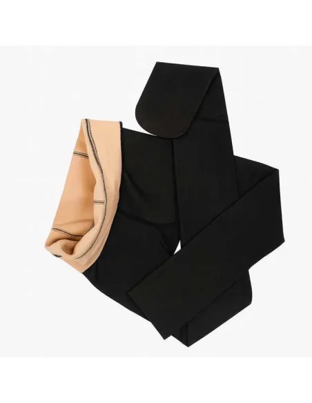 "Nærbillede af blød lys foring på sorte strømpebukser til kvinder - TIPPY"