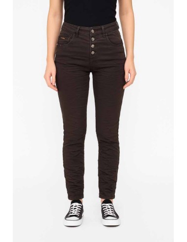 "Slim fit pasform på dark brown Karostar jeans til kvinder - TIPPY"