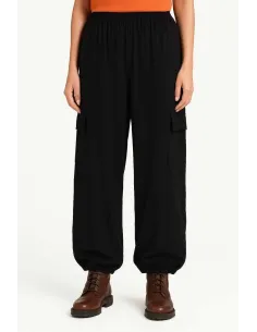 "Sorte cargo bukser med store lommer til kvinder - TIPPY Collection"