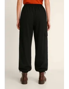 "Sorte cargo bukser med store lommer til kvinder - TIPPY Collection" 2