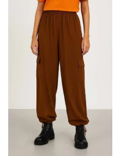 "Brun cargo bukser med store lommer til kvinder - TIPPY Collection"