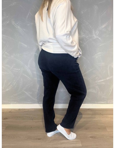 Cherry Berry bukser til kvinder i navy fløjl, en TIPPY klassiker, vist bagfra