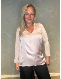 "Rosa viskose bluse med shiny front og løs pasform til kvinder - TIPPY Collection"