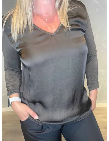 "V-hals og løs pasform på mørk brun viskose bluse til kvinder - TIPPY"