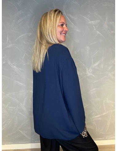 "Bagside af navy leo bluse til kvinder - TIPPY"
