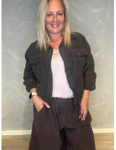 "Brun kort fløjl jakke med skjulte knapper til kvinder - TIPPY Collection"