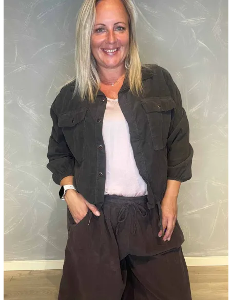 "Brun kort fløjl jakke med skjulte knapper til kvinder - TIPPY Collection"