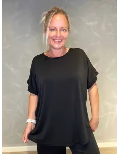 "Sort box bluse med stræk og korte ærmer til kvinder - TIPPY Collection"