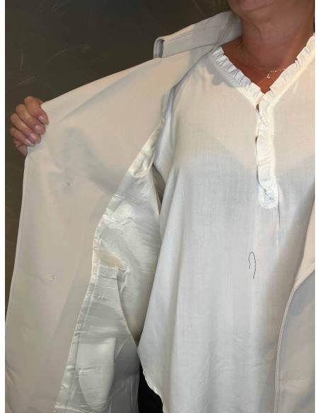 "Nærbillede af satin foer på beige lang klassisk vest til kvinder - TIPPY"