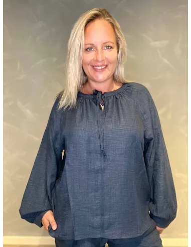 "Navy bluse med bindebånd og ballonærmer til kvinder - Catwalk by TIPPY"