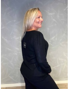 "Sort pullover bluse med pufærmer og rund hals til kvinder - Design by TIPPY" 2