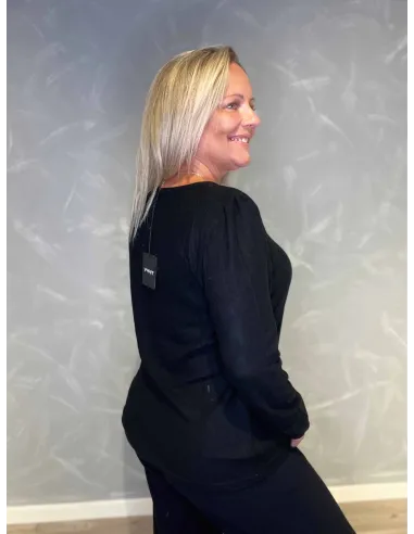 "Bagside af sort pullover bluse til kvinder - TIPPY"