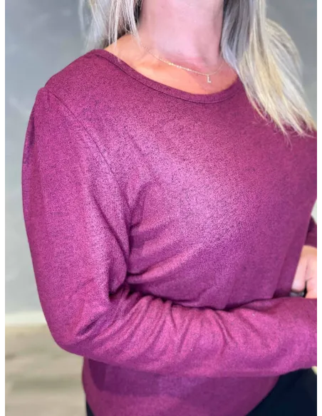 "Nærbillede af pufærmer på meleret bordeaux pullover bluse til kvinder - TIPPY"