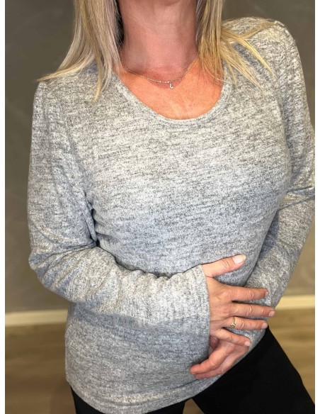 "Nærbillede af pufærmer på meleret grå pullover bluse til kvinder - TIPPY"