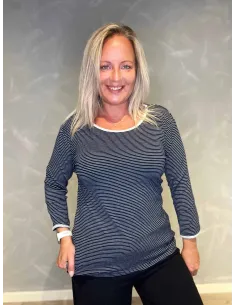 "Navy stribet t-shirt med hvide striber til kvinder - TIPPY Design"