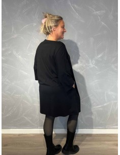 "Sort kjole med colourful splash print og lommer til kvinder - TIPPY Collection" 2