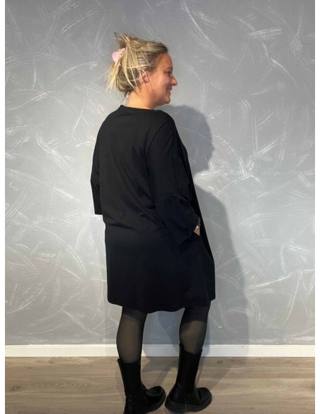 "Bagside af sort kjole med colourful splash print til kvinder - TIPPY"