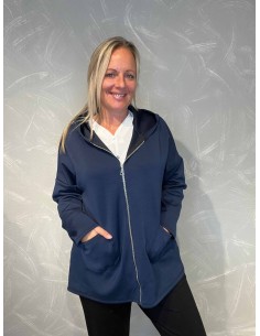 "Navy overgangsjakke med lynlås, hætte og lommer til kvinder - TIPPY Collection"