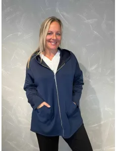 "Navy overgangsjakke med lynlås, hætte og lommer til kvinder - TIPPY Collection"